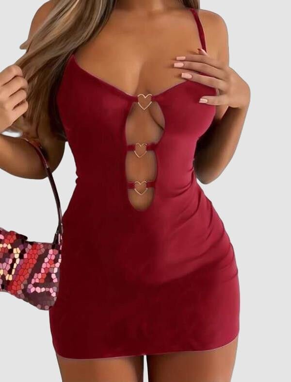 Arias Closet Bordo Göğüs Dekolteli Kalp Detaylı Mini Club Elbisesi