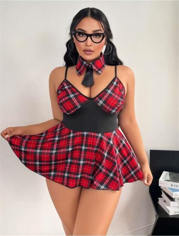 Arias Closet Büyük Beden Ekoseli Kravatlı Liseli Fantezi Kostüm