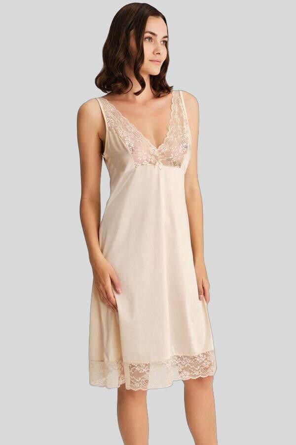 Kadın Polyamid Kumaşlı Dantelli Geniş Askılı Diz Altı Kombinezon