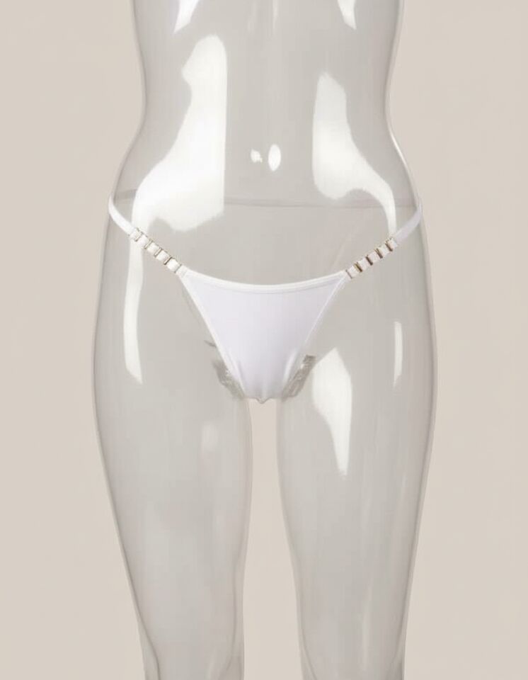 Arias Closet Metal Aksesuarlı Fantezi Beyaz String Tanga