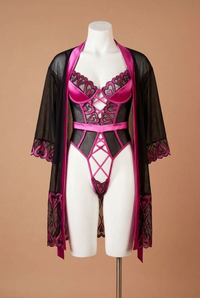 Fuşya Dantel İşlemeli Kalp Desenli Fantezi Gecelik Body Takımı