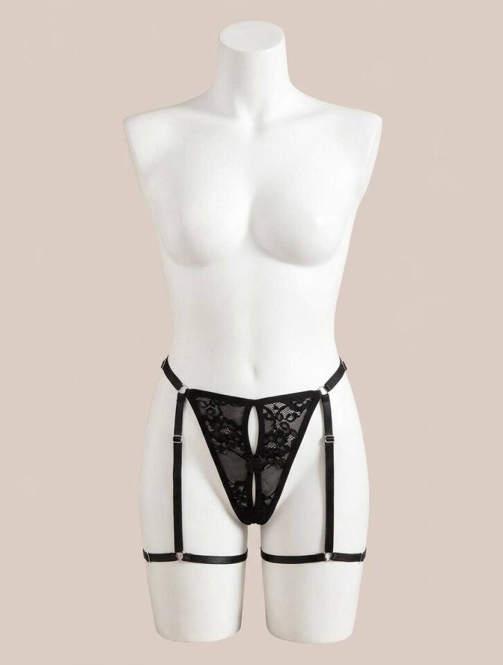 Siyah Bacak Bantlı Dantelli Fantezi String Tanga