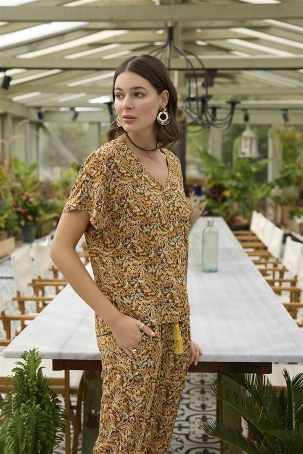 Arias Closet Çiçek ve Yaprak Desenli Önü Düğmeli Alt Üst Takım