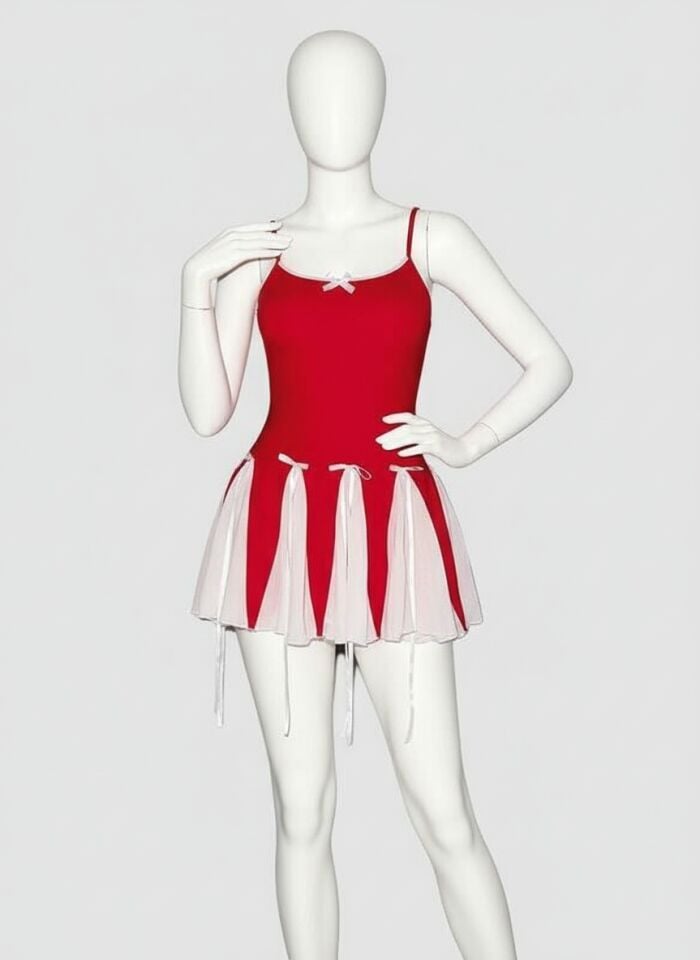 Arias Closet Özel Tasarım Kırmızı Etekleri Beyaz Pileli Elbisesi