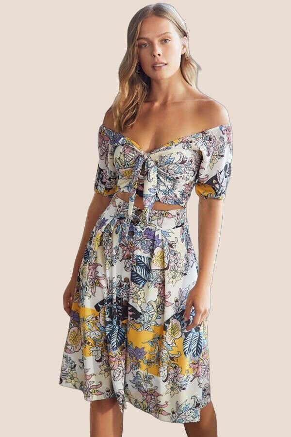 Dokuma Önden Bağlamalı Çiçek Baskılı Omuzu Düşük Büstiyer ve Önden Düğmeli Etek Takım