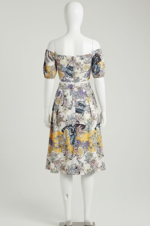 Dokuma Önden Bağlamalı Çiçek Baskılı Omuzu Düşük Büstiyer ve Önden Düğmeli Etek Takım