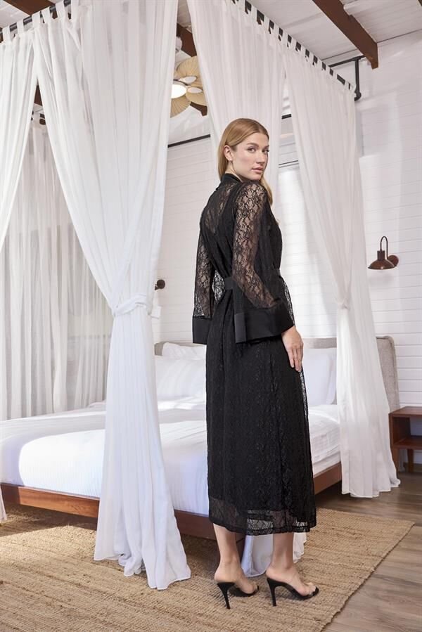 Arias Closet %100 Viskon Dantelli ve Dekolteli Saten Sabahlık Takımı
