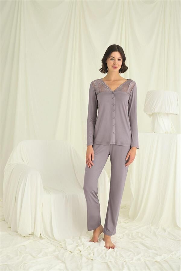 Arias Closet Yakası Kolu ve Omzu Dantelli Boydan Düğmeli Pijama Takımı