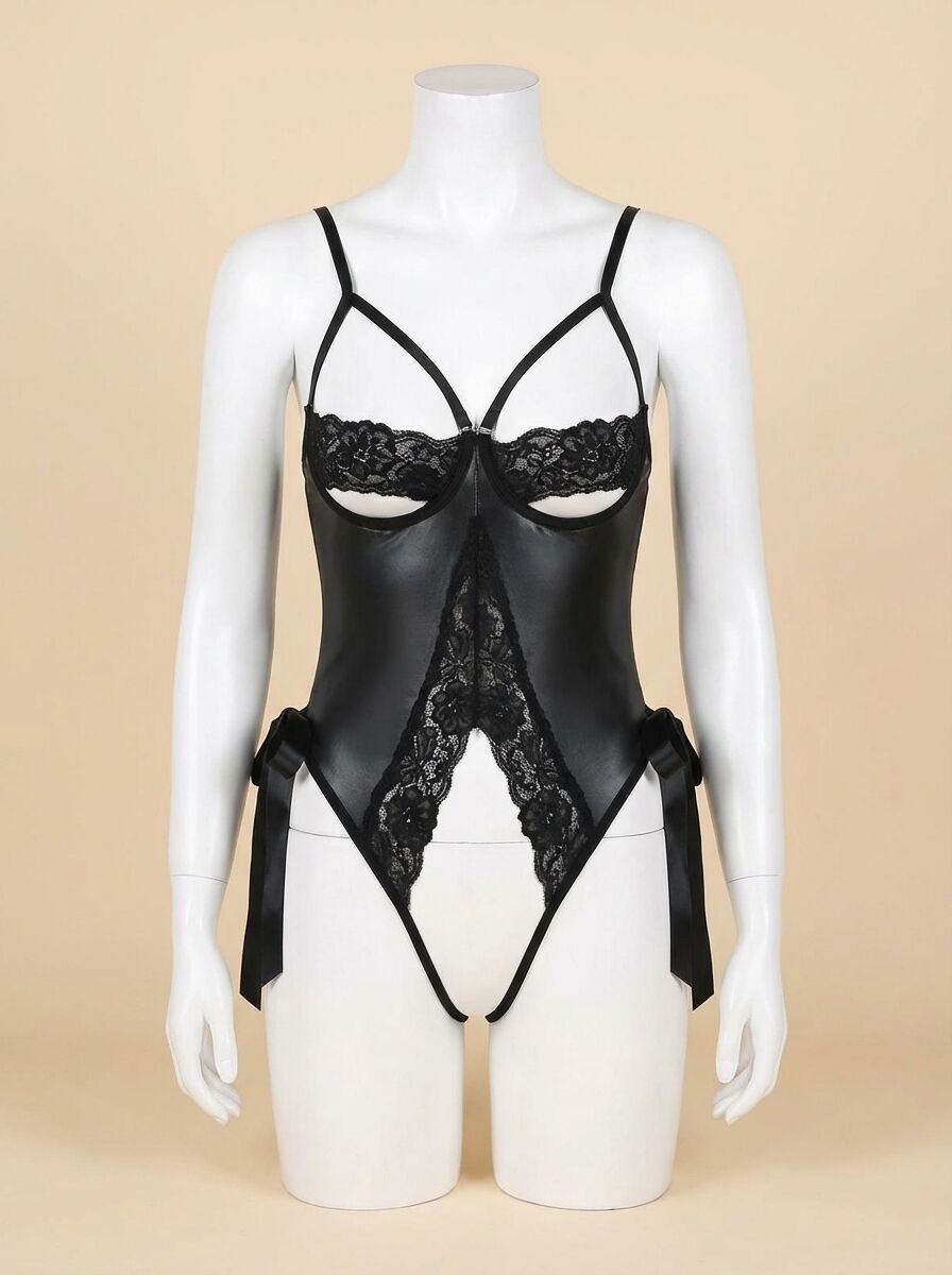 Siyah Dantel İşlemeli Özel Bölgesi Açık Fantezi Deri Body