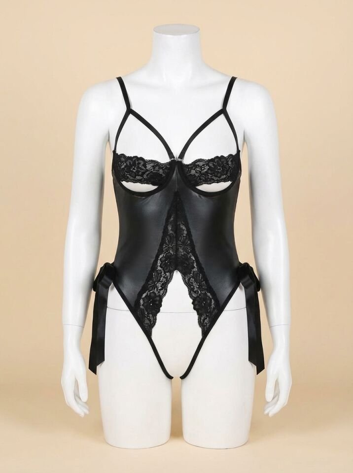 Siyah Dantel İşlemeli Özel Bölgesi Açık Fantezi Deri Body