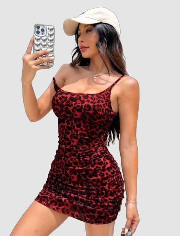 Arias Closet Kırmızı Leopar Desenli Büzgülü Fantezi Elbise