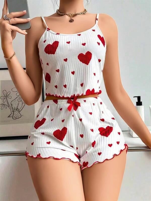Arias Closet Pamuklu Beyaz Üstüne Kırmızı Kalp Desenli Askılı Şortlu Pijama Takımı