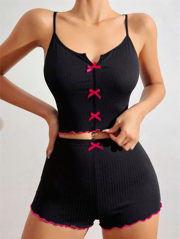 Arias Closet Pamuklu Siyah Üstüne Pembe Kurdelalı Fitilli Askılı Şortlu Pijama Takımı
