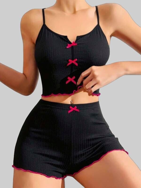 Arias Closet Pamuklu Siyah Üstüne Pembe Kurdelalı Fitilli Askılı Şortlu Pijama Takımı