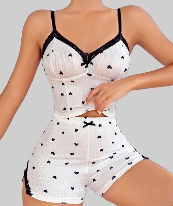 Arias Closet Pamuklu Beyaz Üstüne Siyah Kalp Desen Fitilli Askılı Şortlu Pijama Takımı
