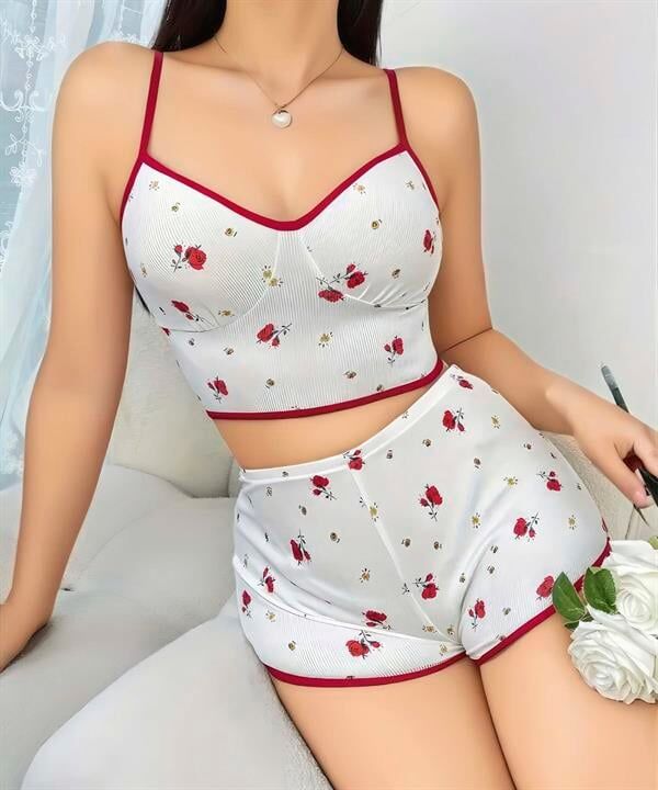 Arias Closet Pamuklu Beyaz Üstüne Kırmızı Gül Desen Fitilli Askılı Şortlu Pijama Takımı