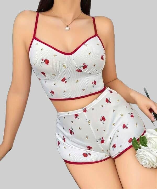 Arias Closet Pamuklu Beyaz Üstüne Kırmızı Gül Desen Fitilli Askılı Şortlu Pijama Takımı