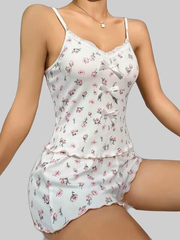 Arias Closet Pamuklu Beyaz Üstüne Çiçek Desen Fitilli Askılı Şortlu Pijama Takımı