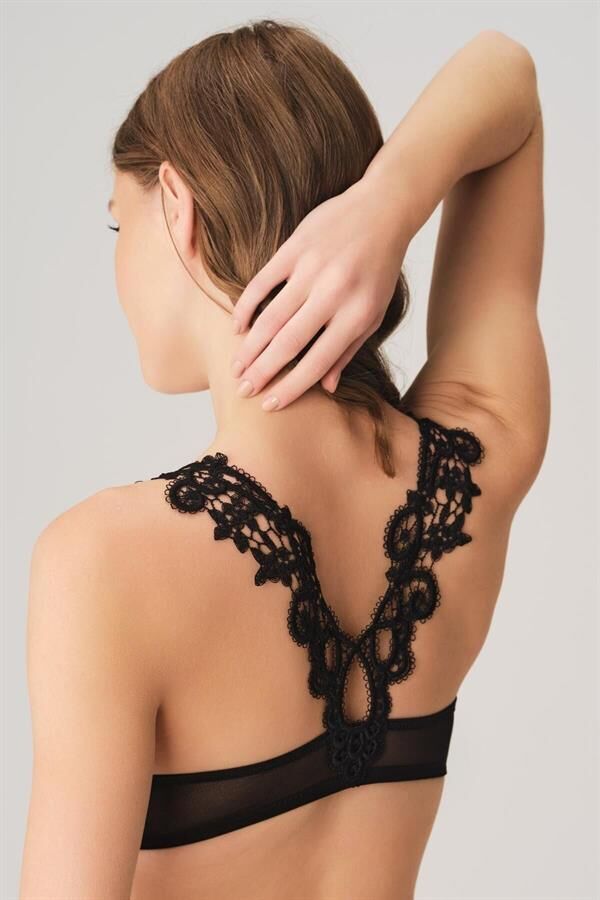 Arias Closet Balenli Destekli Dolgulu Sırt Detaylı Dantelli Sütyen ve String Takım