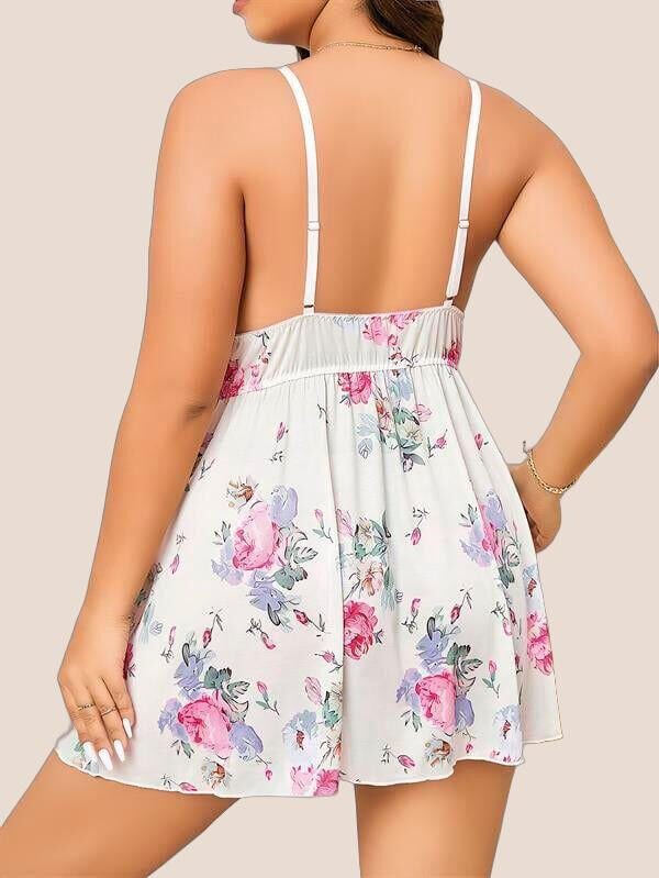 Büyük Beden Beyaz Üstüne Çiçek Desenli Dantel İşlemeli İnce Askılı Gecelik