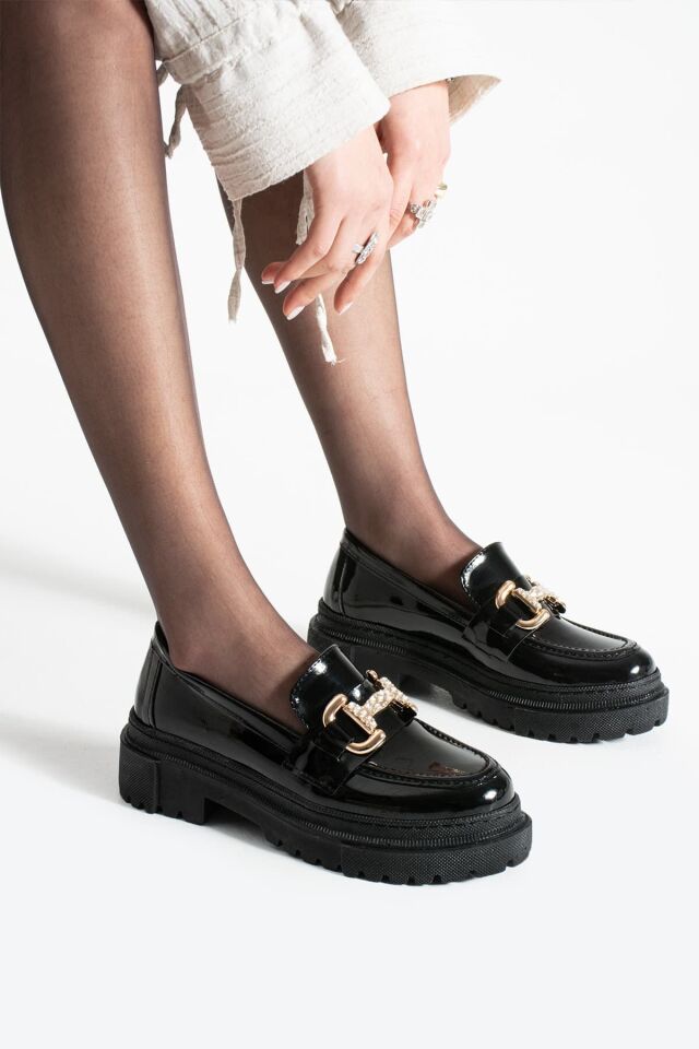 Loafer Günlük Kadın Parlak Siyah Taş Detaylı Rahat Ayakkabı