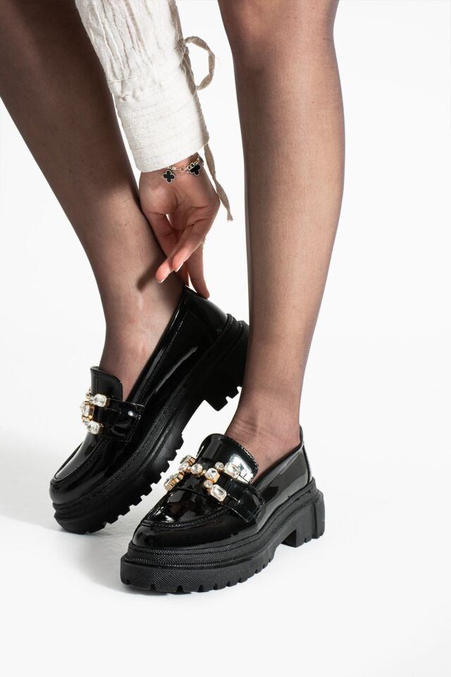 Loafer Günlük Kadın Parlak Siyah Taş Detaylı Rahat Ayakkabı