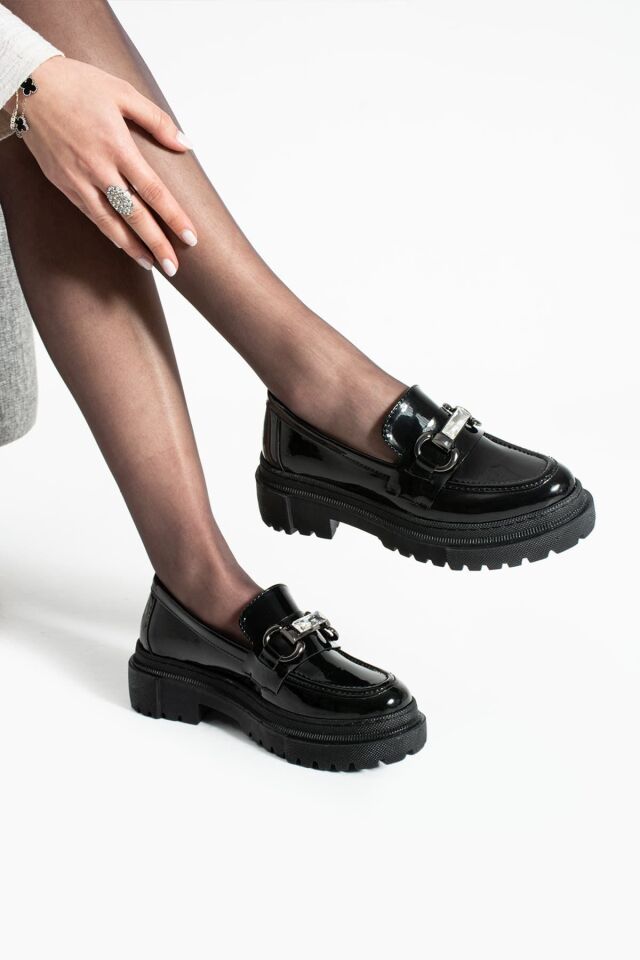 Loafer Günlük Kadın Parlak Siyah Taş Detaylı Rahat Ayakkabı