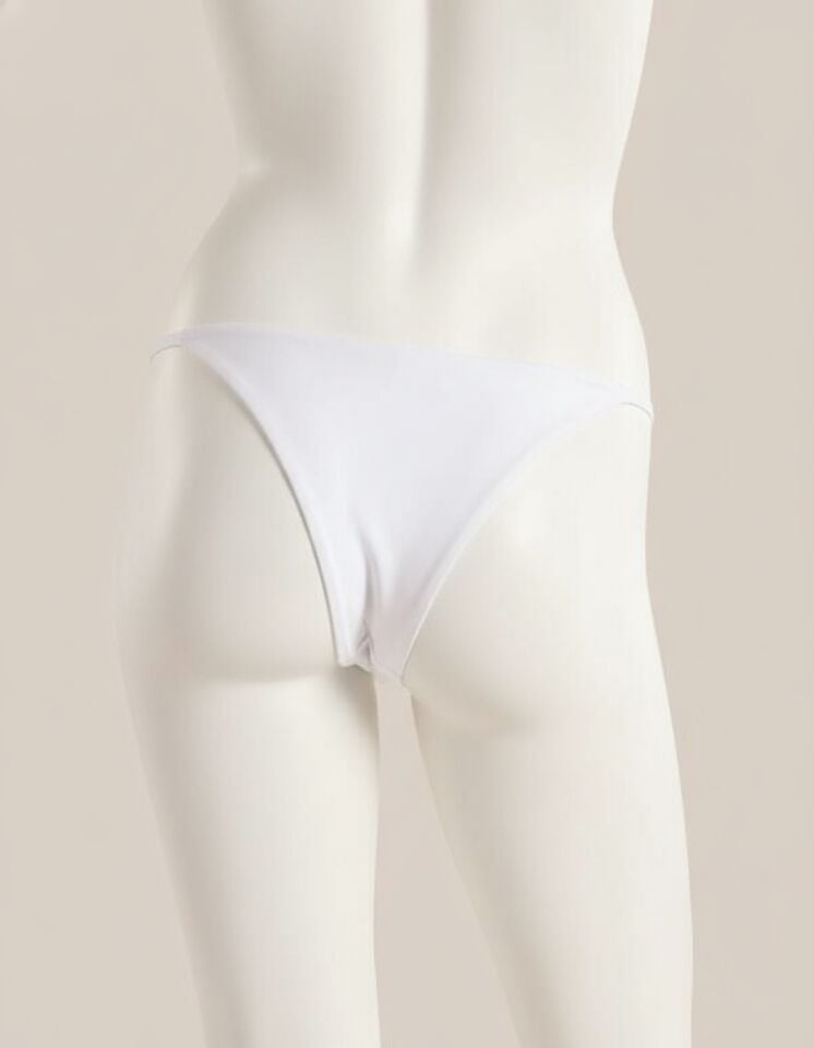 Arias Closet Zincir Kalp Detaylı Fantezi Beyaz String Tanga