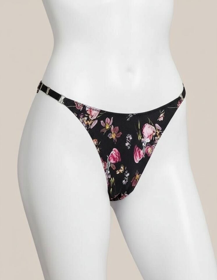Arias Closet Sİyah Üstüne Çiçek Desenli Fantezi String Tanga