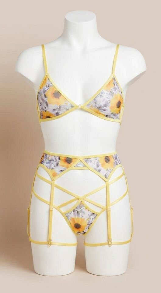 Sarı Çiçekli Jartiyer Takım