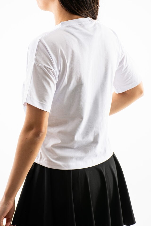 OYSHO Beyaz Basic Tişört – Zamansız Şıklık