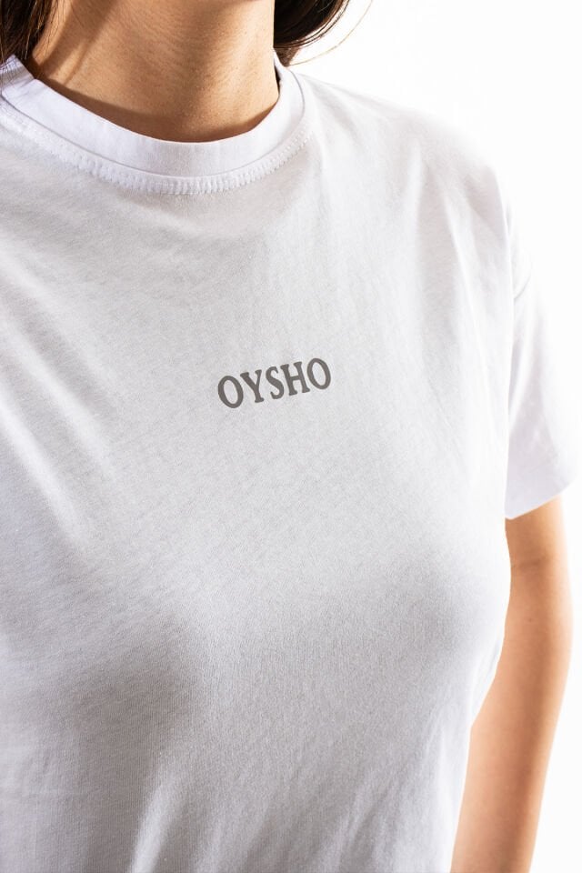 OYSHO Beyaz Basic Tişört – Zamansız Şıklık