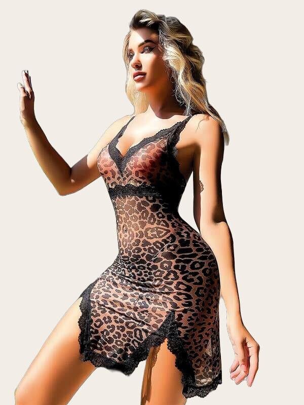 Arias Closet Leopar Desenli Yırtmaçlı Fantezi Gecelik