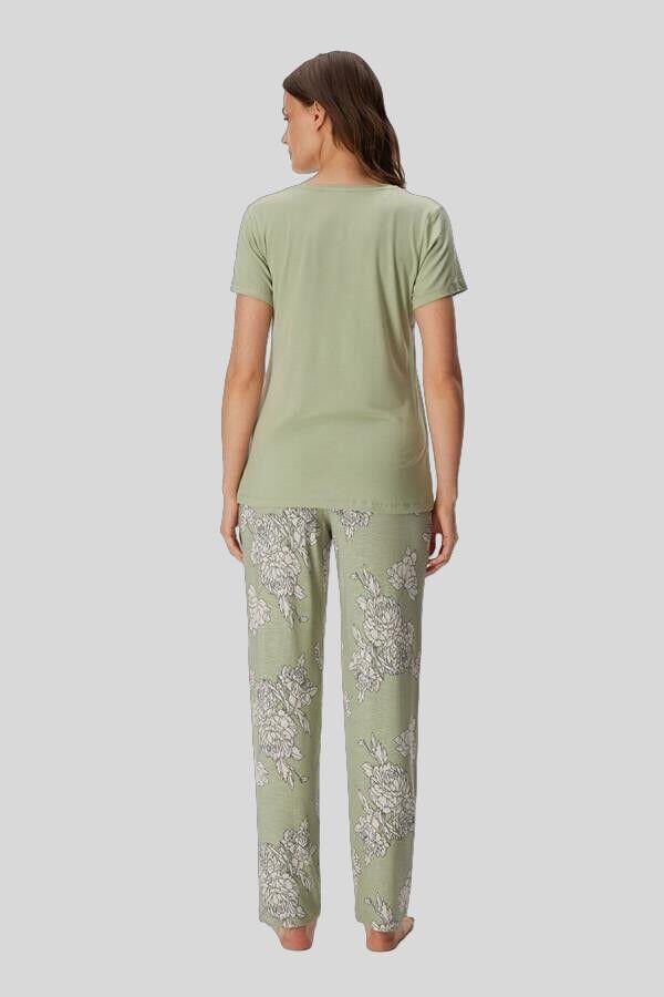 Kadın T-Shirt ve Pantolon Takım