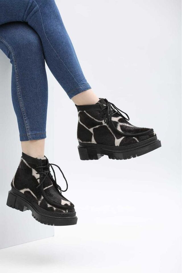 Kadın Süet Siyah Beyaz Desenli Bot