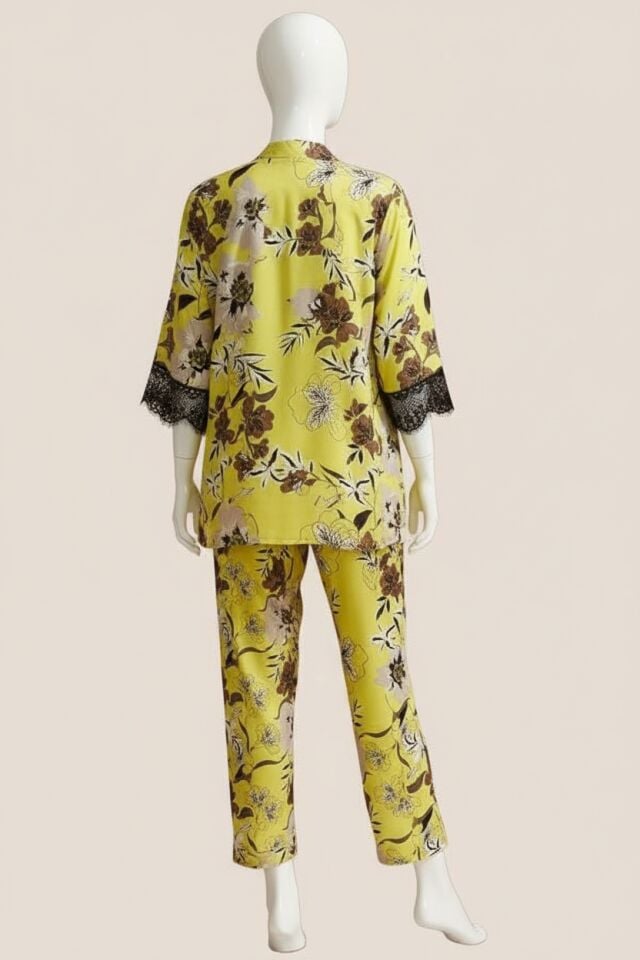 Arias Closet Dokuma Viskon Çiçek Baskılı Dantelli Sabahlık Balenli Desteksiz Dolgusuz Büstiyer Sütyen ve Pantolon Pijama 3'lü Takım