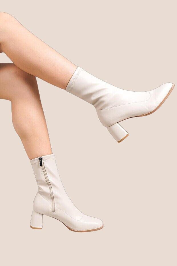 Streç Bilekli Fermuarlı Küt Kalıp Topuklu Bej Deri Kadın Bot