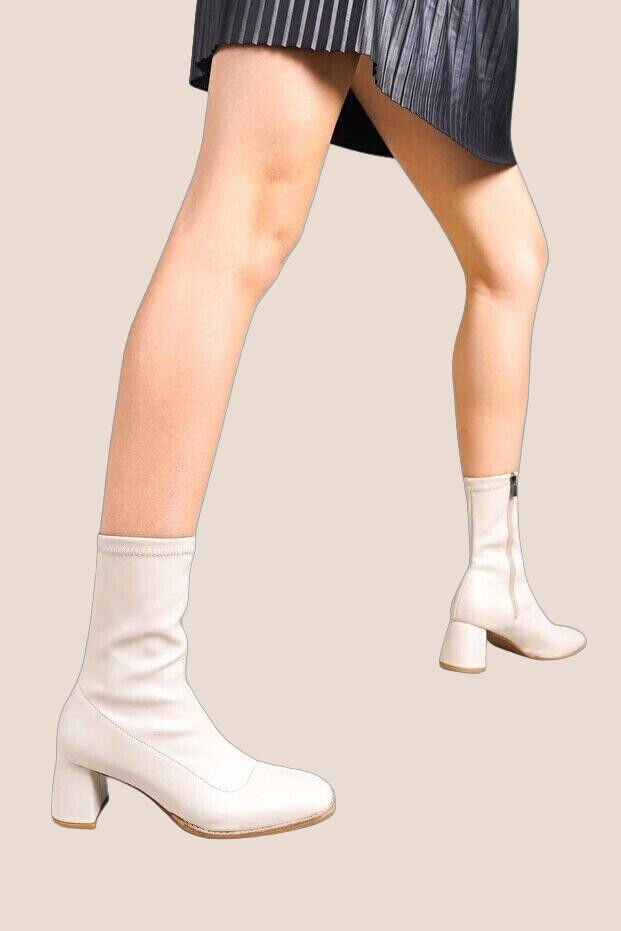 Streç Bilekli Fermuarlı Küt Kalıp Topuklu Bej Deri Kadın Bot