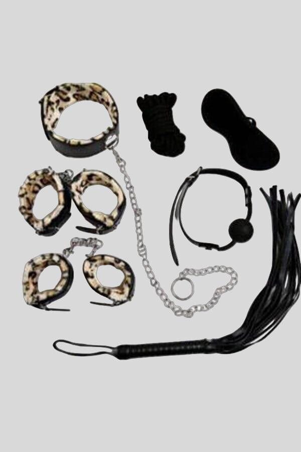 Arias Closet Grinin 50 Tonu Fantazi Kelepçe Kırbaç Seti