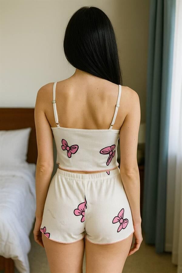 Arias Closet Beyaz Üstüne Kelebek Desenli Askılı Şortlu Pijama Takımı