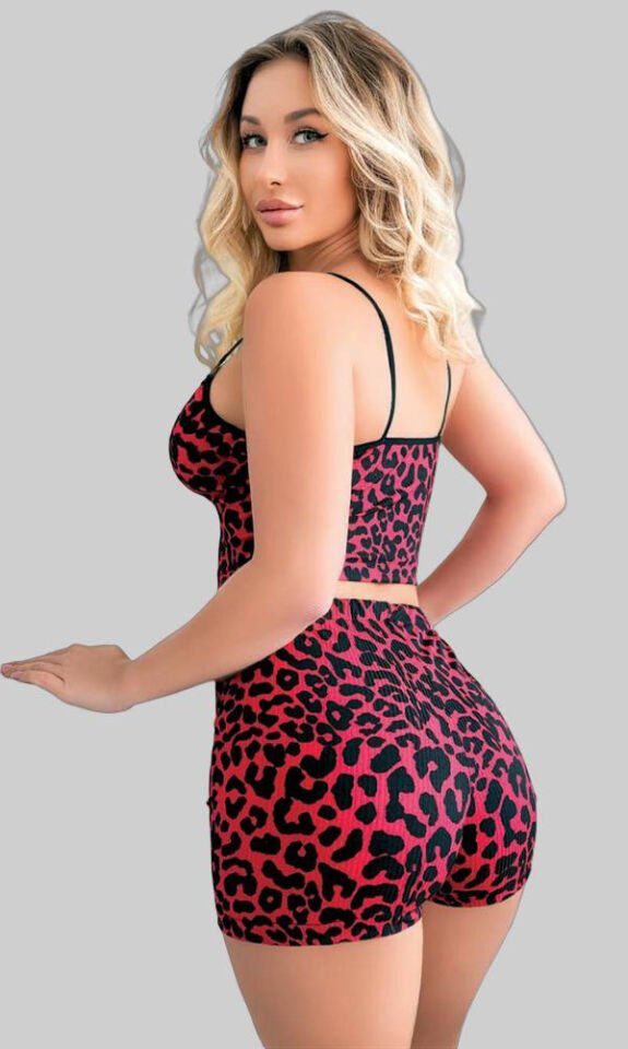 Şık Leopar Desenli Şortlu Takım