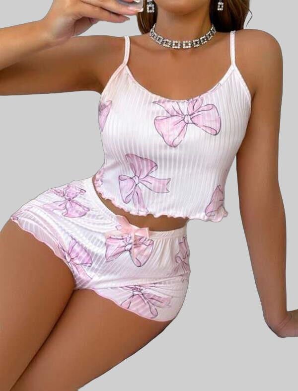 Beyaz Üstüne Kurdela Desenli Fitilli Askılı Şortlu Pijama Takımı