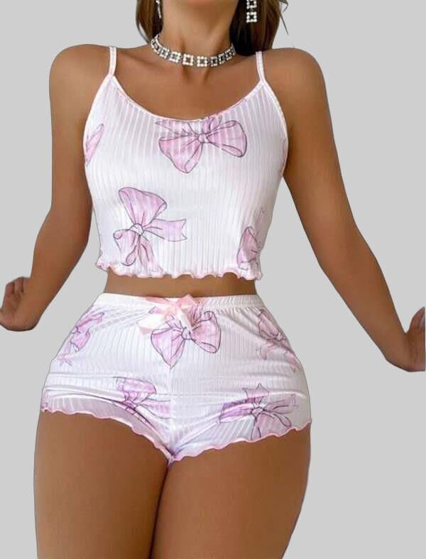 Beyaz Üstüne Kurdela Desenli Fitilli Askılı Şortlu Pijama Takımı