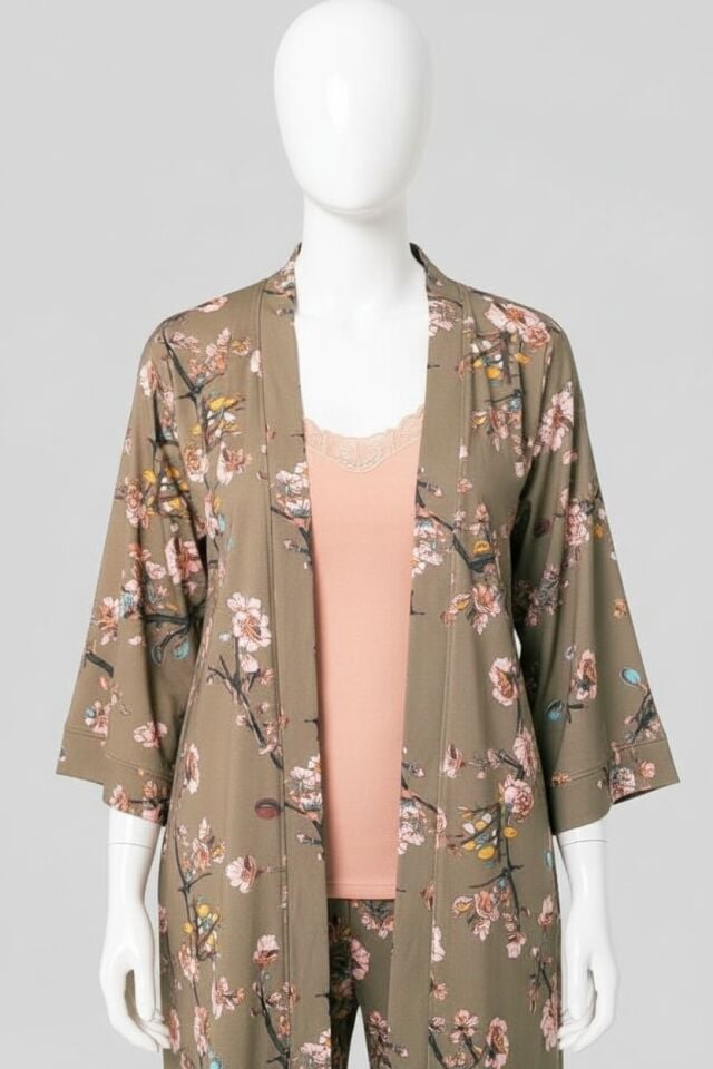 İp Askılı V Yaka Viskon Çiçek Desenli Kışlık Örme Normal Bel Bağlamalı Dantel Detaylı Pijama Takımı Sabahlık