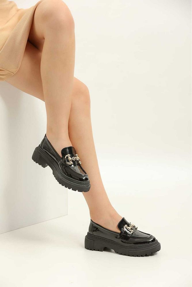 Günlük Kadın Parlak Siyah Ayakkabı