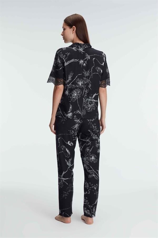 Arias Closet Yarım Kollu V Yaka Kadın Viskon Çiçek Desenli Yazlık Dokuma Dantel Detaylı Pijama Takımı