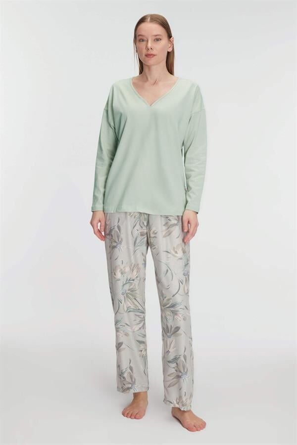 Arias Closet Uzun Kol V Yaka Pijama Takımı