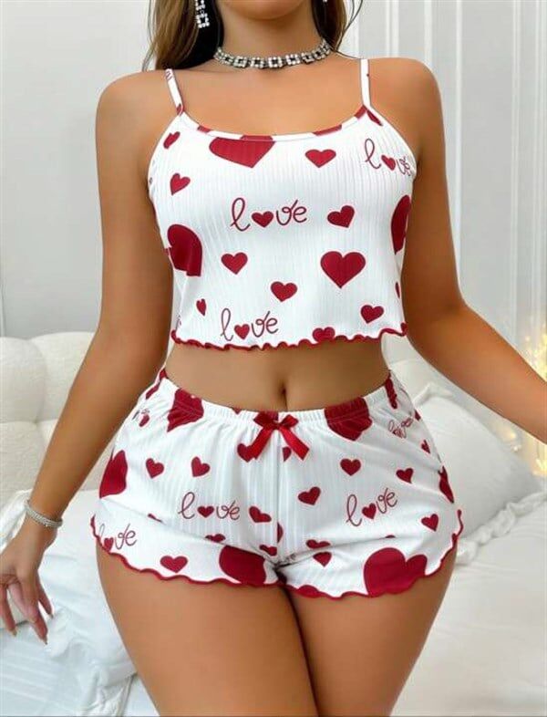 Arias Closet Beyaz Üstüne Kırmızı Kalp Desenli Askılı Şortlu Pijama Takımı