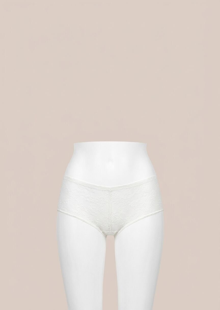 LAZER KESİM DİKİŞSİZ DANTEL SHORT