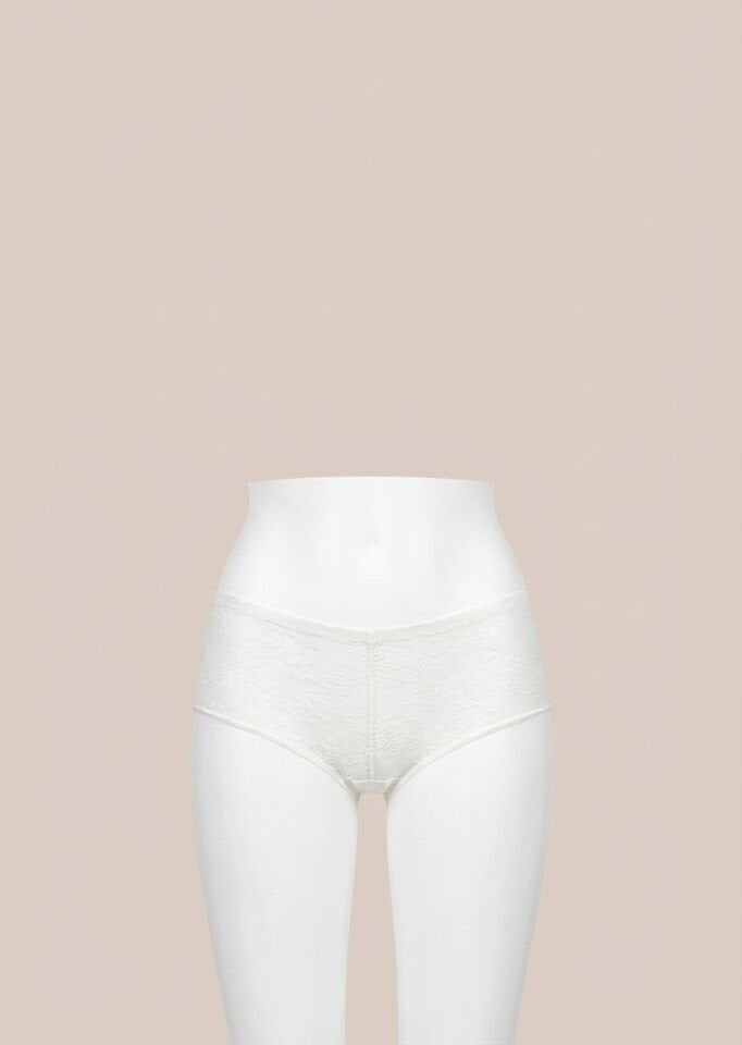 LAZER KESİM DİKİŞSİZ DANTEL SHORT